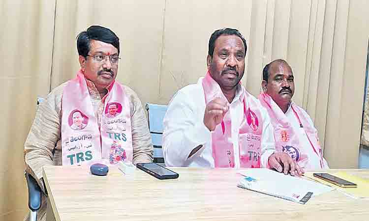 70 ఏండ్లలో కాంగ్రెస్‌ ఏం చేసిందో చెప్పాలి