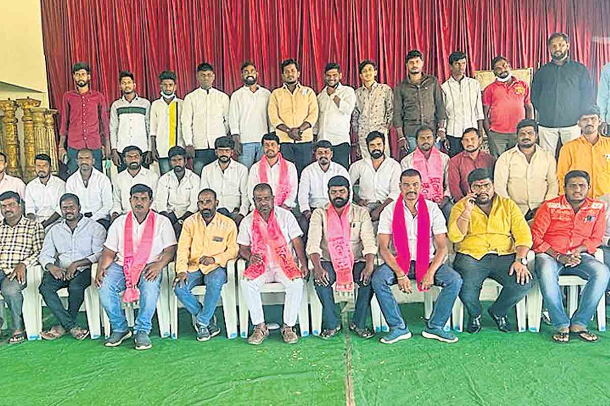 కార్యకర్తలు అధిక సంఖ్యలో కదలాలి