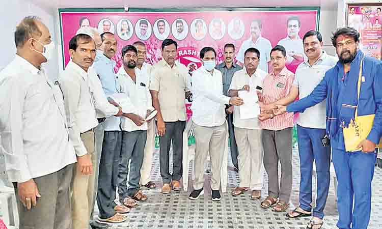 ప్రతి ఒక్కరూ భక్తిభావాన్ని అలవర్చుకోవాలి