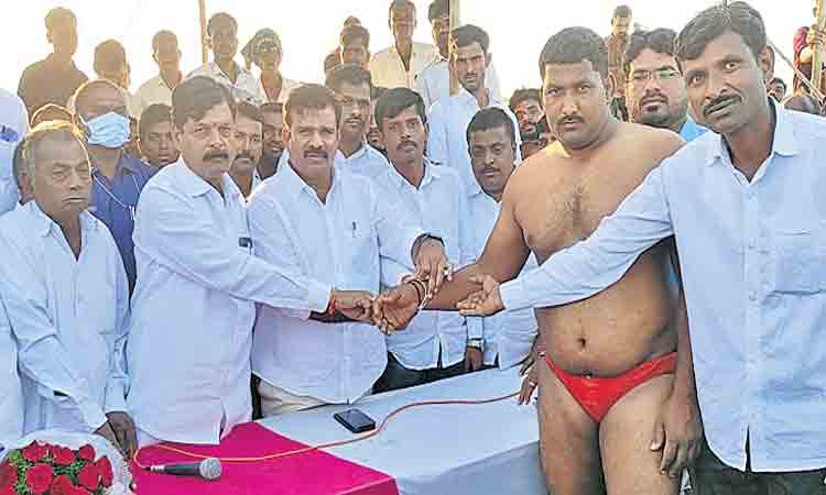 మత సామరస్యానికి ప్రతీక ఉర్సు; ఎమ్మెల్యే చంటి క్రాంతికిరణ్‌