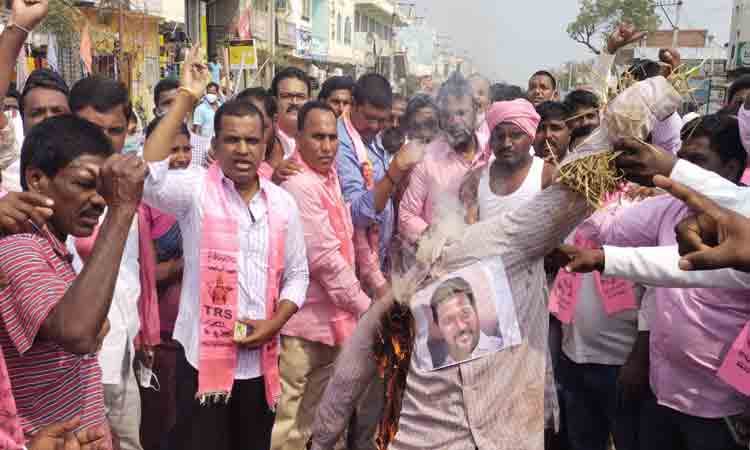 సీఎం కేసీఆర్‌పై అనుచిత వ్యాఖ్యలు చేస్తే ప్రజలు తరిమికొడతారు