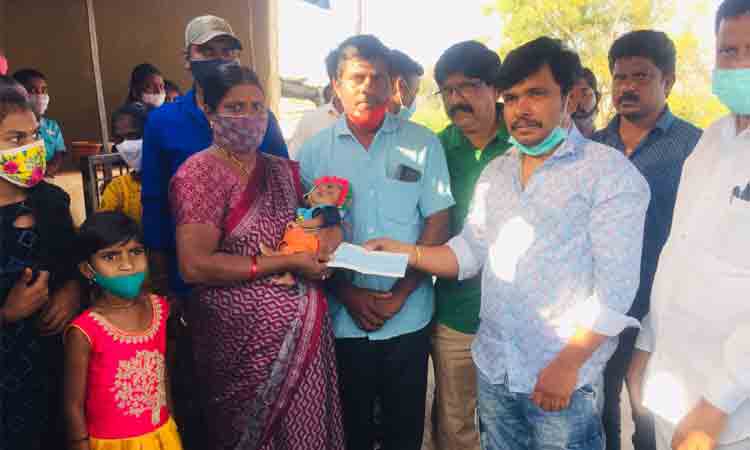 గొప్ప మ‌న‌సు చాటుకున్న టాలీవుడ్ న‌టుడు సంపూర్ణేశ్ బాబు