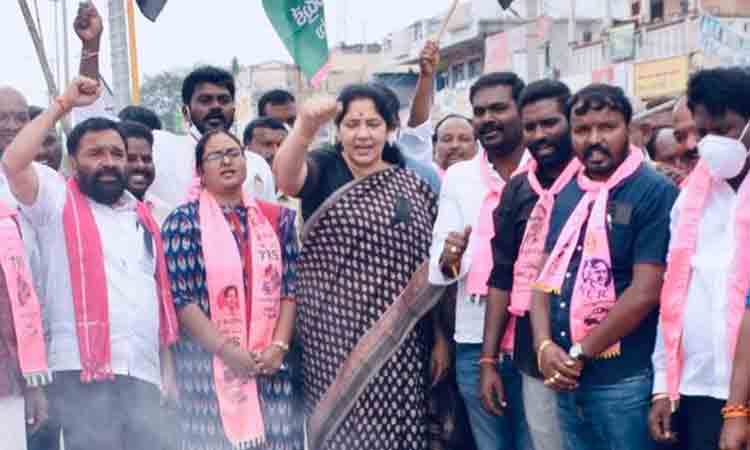 అలాంటి వ్యక్తి ప్రధాని కావడం దేశ ప్రజల దురదృష్టం : మంత్రి సత్యవతి