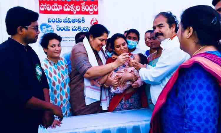 పోలియో చుక్కలు వేయించాల్సిన బాధ్యత వారిదే : మంత్రి  సత్యవతి రాథోడ్