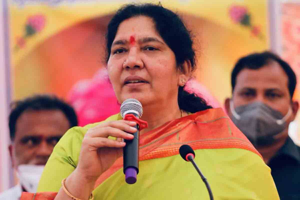 మేడారం భక్తులకు సకల సదుపాయాలు : మంత్రి సత్యవతి