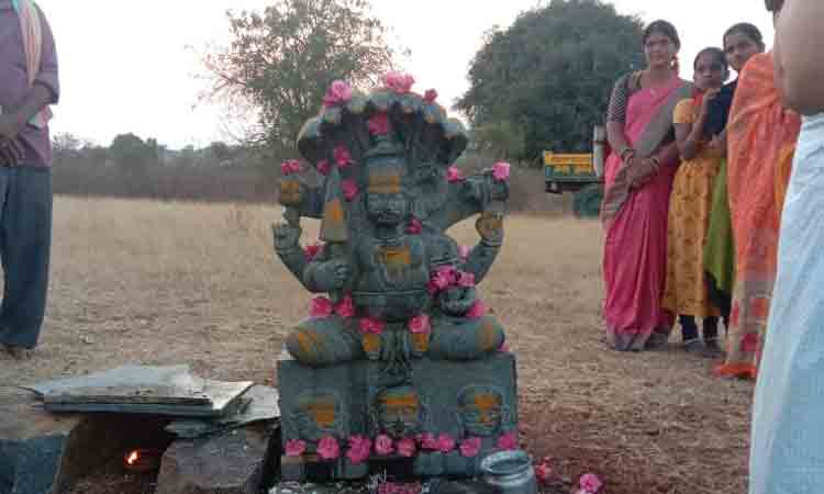 బుసిరెడ్డిపల్లిలో వెలసిన మల్లన్న విగ్రహం..