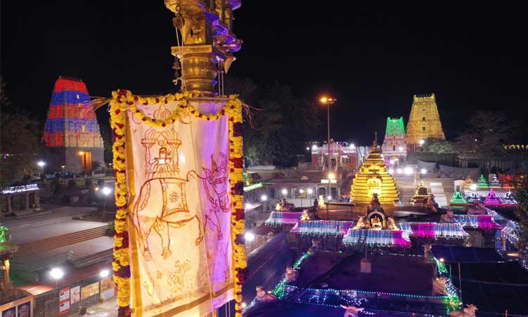కాశీలో లక్షమందికి అన్నదానం చేసినా ఒకటే.. శ్రీశైలంలో ఒక్కరికి భోజన ప్రసాదం పెట్టినా ఒకటే
