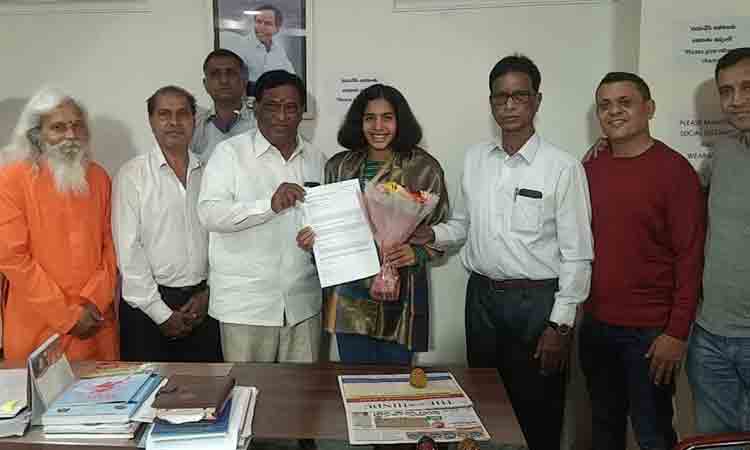 దక్షిణాఫ్రికా స్విమ్మింగ్‌ టోర్నీలో వ్రితి అగర్వాల్‌