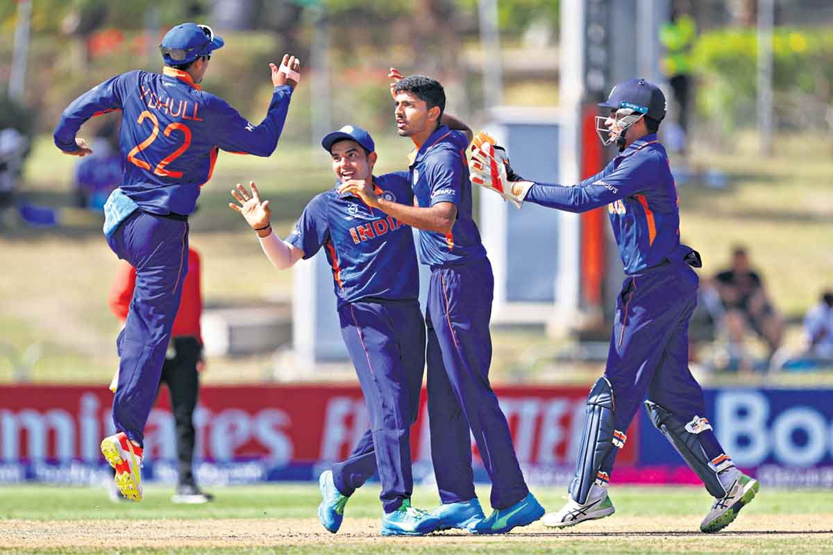 కుర్రాళ్లు కుమ్మేశారు