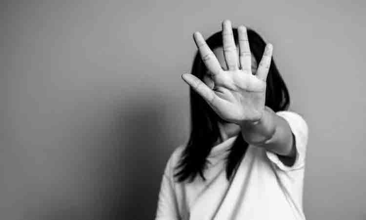 లోక‌ల్ ట్రైన్‌లో పాడుప‌ని : లేడీస్ కంపార్ట్‌మెంట్‌లోకి చొర‌బ‌డి ఆ వ్య‌క్తి ఏం చేశాడంటే!