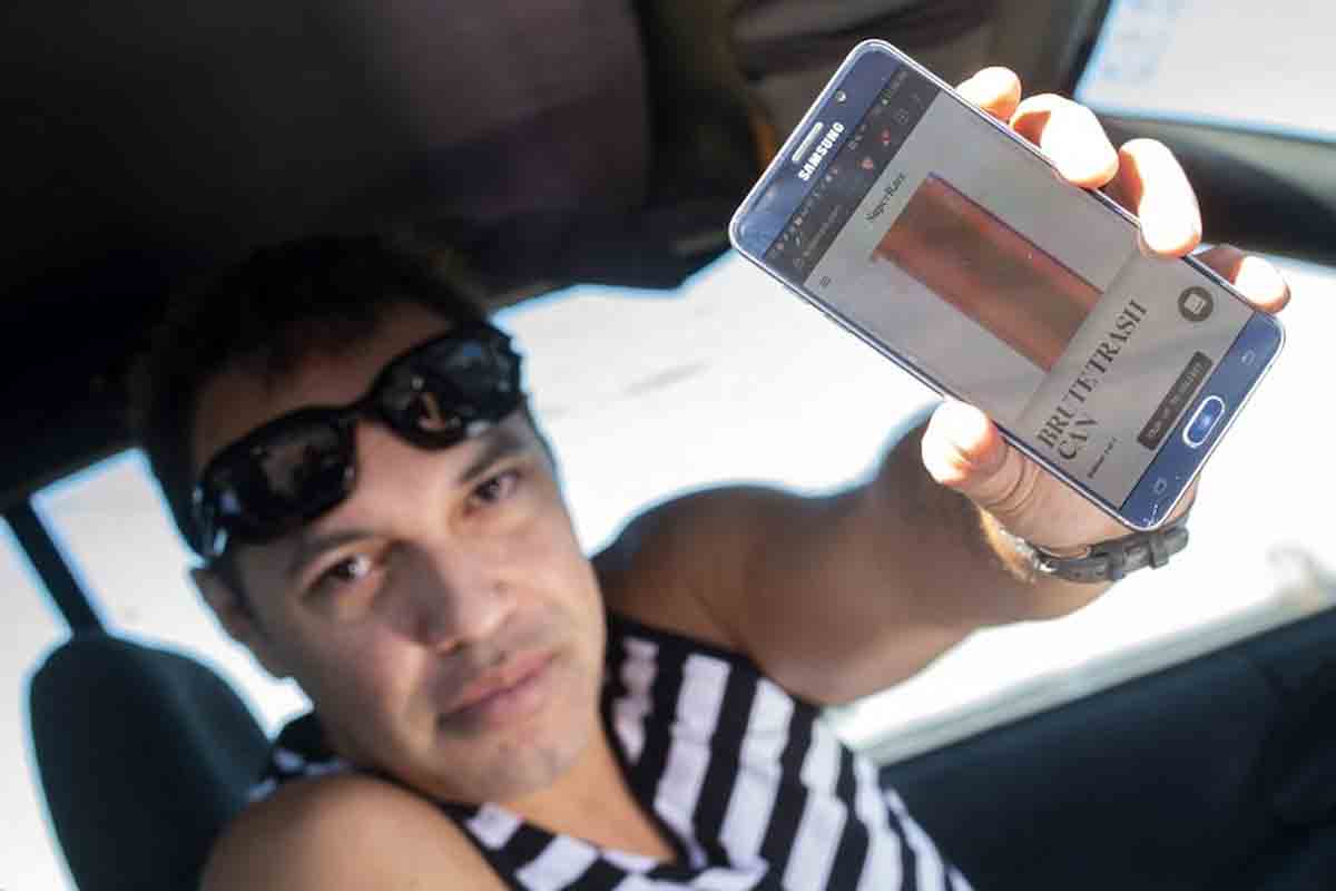 దేనికీ ప‌నికిరాని ట్రాష్ క్యాన్‌ను ఎన్ఎఫ్‌టీలో 2 కోట్ల‌కు అమ్మేశాడు.. ఎక్క‌డో తెలుసా?