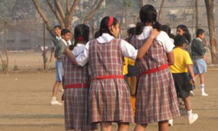 రాజ‌కీయ కార్య‌క్ర‌మాల కోసం పాఠ‌శాల‌ల‌ను వాడుకోవ‌డంపై నిషేధం