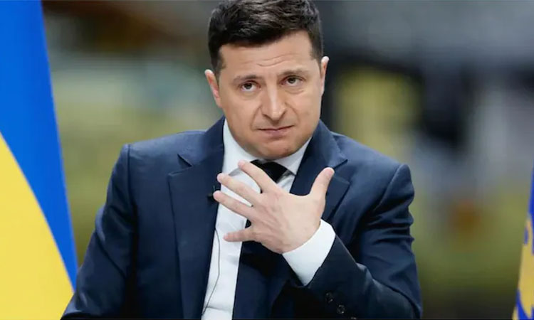 దేశ ర‌క్ష‌ణ కోసం ముందుకు వస్తే.. ఎవ్వ‌రికైనా ఆయుధాలిస్తాం : ఉక్రెయిన్ అధ్య‌క్షుడు