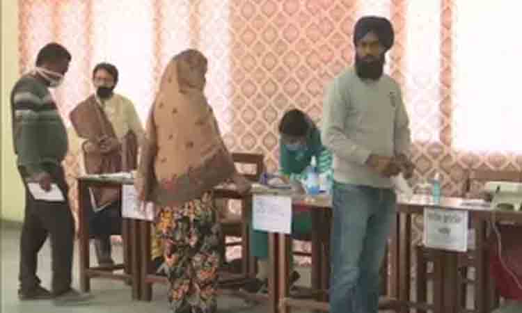 Assembly Elections 2022 | మ‌ధ్యాహ్నం 3 గంట‌ల వ‌ర‌కు యూపీ, పంజాబ్‌లో పోలింగ్ శాతం ఎంతంటే?