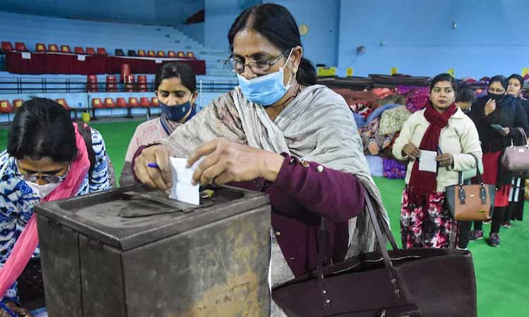 ఉత్తరప్రదేశ్‌లో నాలుగో విడుత ఎన్నికల పోలింగ్‌ షురూ