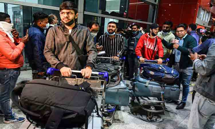 మమ్మల్ని కాపాడండి ప్లీజ్‌..