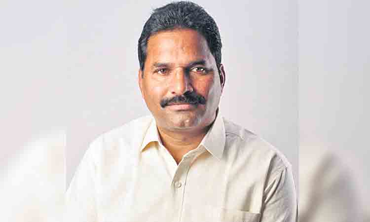 రేవంత్‌.. పోలీసులకు క్షమాపణ చెప్పు..