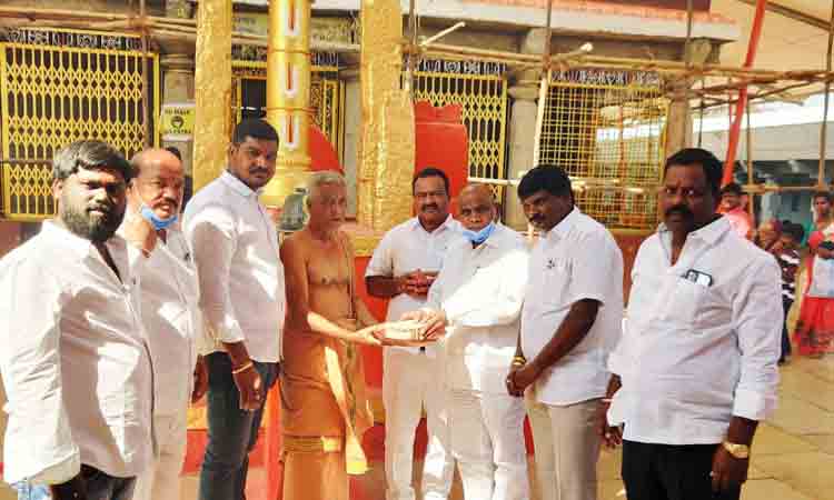 వెంకటేశ్వర స్వామి దేవాలయ అభివృద్ధికి ఐదు లక్షల విరాళం : ఎమ్మెల్యే యాదయ్య