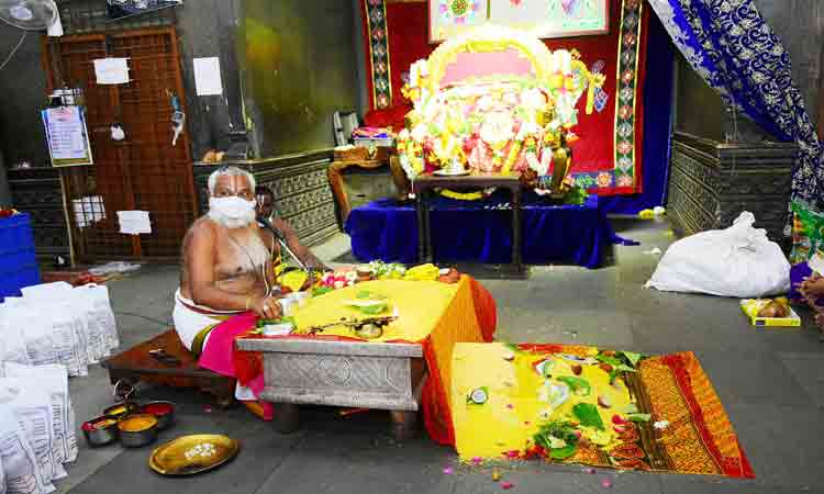 యాదాద్రిలో వైభవంగా నిత్యోత్సవాలు