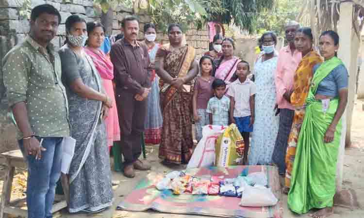 తండ్రిని కోల్పోయిన చిన్నారులకు అండగా మంత్రి కేటీఆర్‌