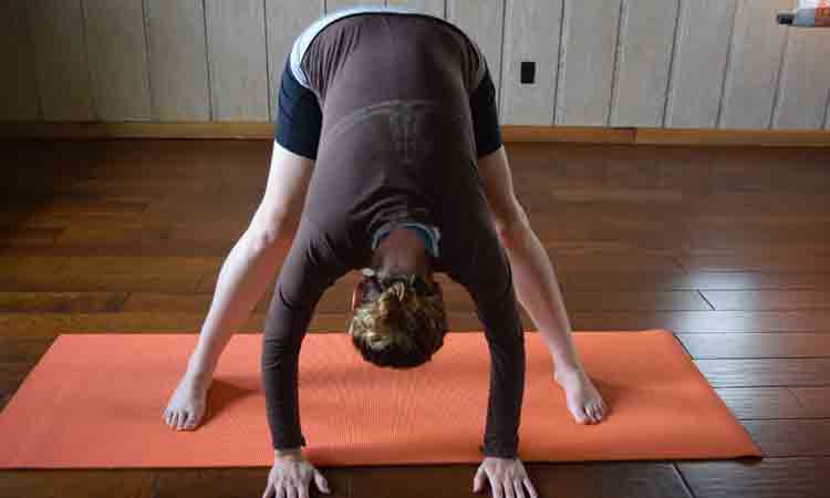 prasarita padottanasana | గ‌ర్బిణులు ఈ యోగాస‌నం వేస్తే ఇంత లాభమా?
