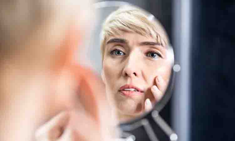 ఏజ్ పెరుగుతున్నా య‌వ్వ‌నంగా క‌నిపించాలా? అయితే, ఈ నాలుగు పండ్ల‌ను త‌ప్ప‌క‌ తినండి!!