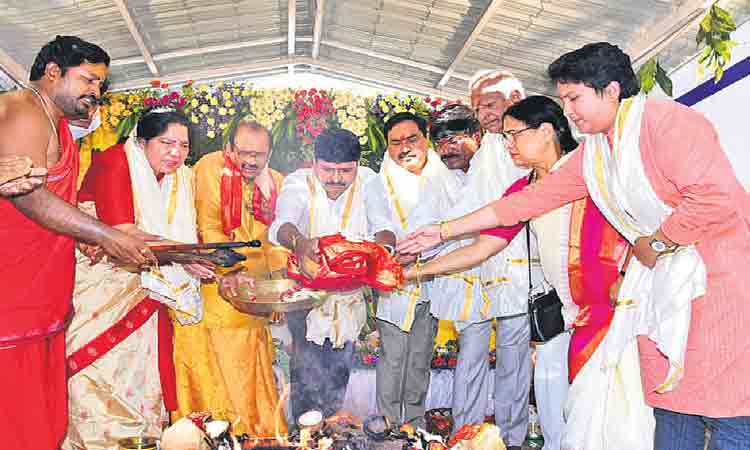 సీఎం కేసీఆర్ ఆరోగ్యం కోసం ప్రత్యేక పూజలు