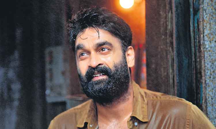 సమస్యను ఎదిరించిన రచయిత