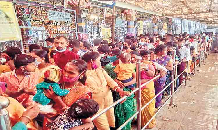 కీసరలో భక్తుల సందడి