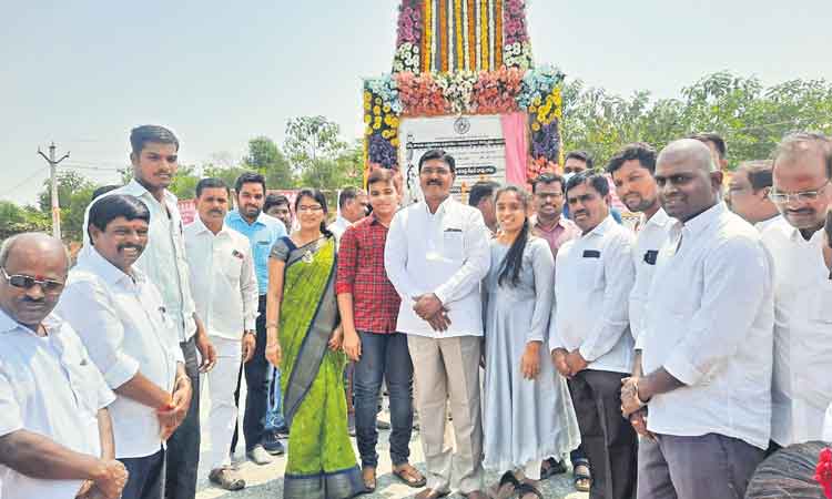 కర్నెతండా లిఫ్ట్‌తో 1,465 ఎకరాలకు నీరు