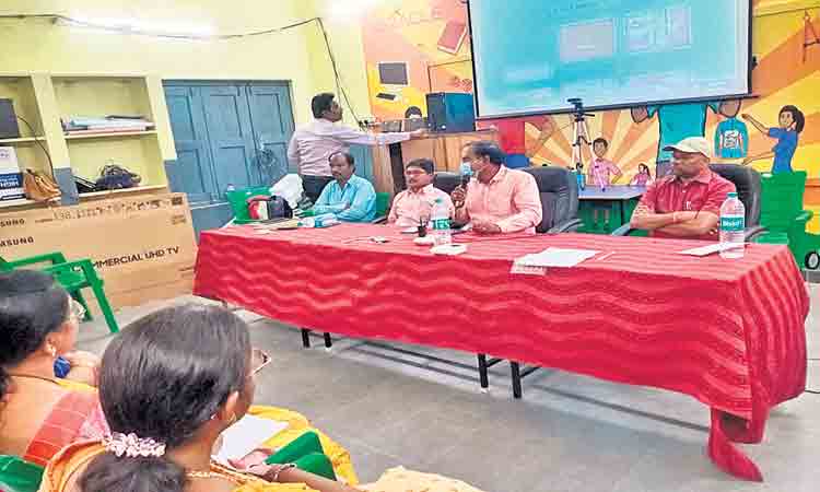 వచ్చే విద్యా సంవత్సరం నుంచి..ప్రభుత్వ పాఠశాలల్లో ఆంగ్ల బోధన