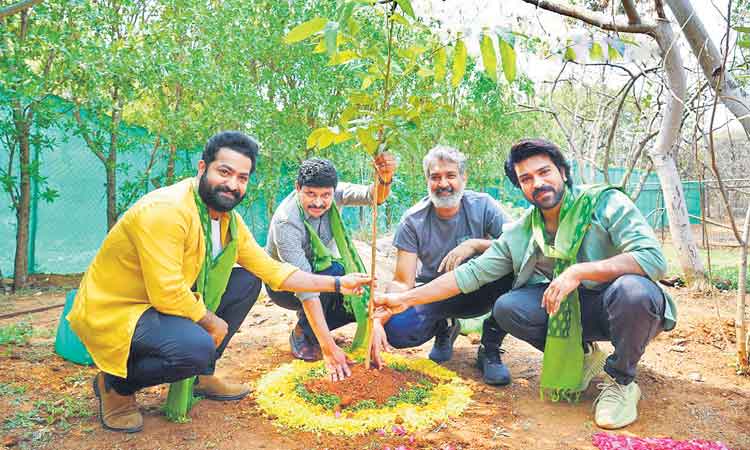 ఆర్‌ఆర్‌ఆర్‌ టీమ్‌ గ్రీన్‌ ఇండియా ఛాలెంజ్‌