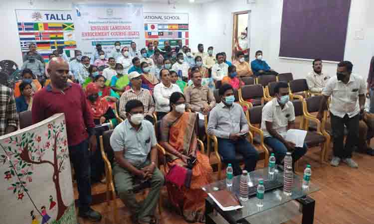 1 నుంచి 8వ తరగతి వరకు ఇంగ్లిష్‌ మీడియం