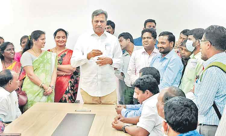 కేసీఆర్‌కు కాంట్రాక్ట్‌ ఉద్యోగుల ధన్యవాదాలు