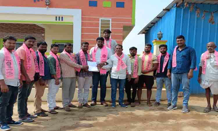 ఉత్సాహంగా టీఆర్‌ఎస్‌వీ గ్రామ కమిటీలు ఎన్నిక