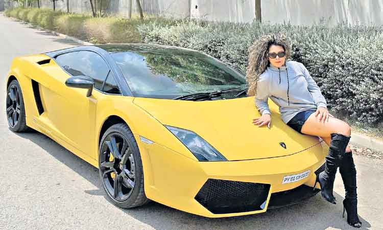 రేసింగ్‌ రాణెమ్మలు!