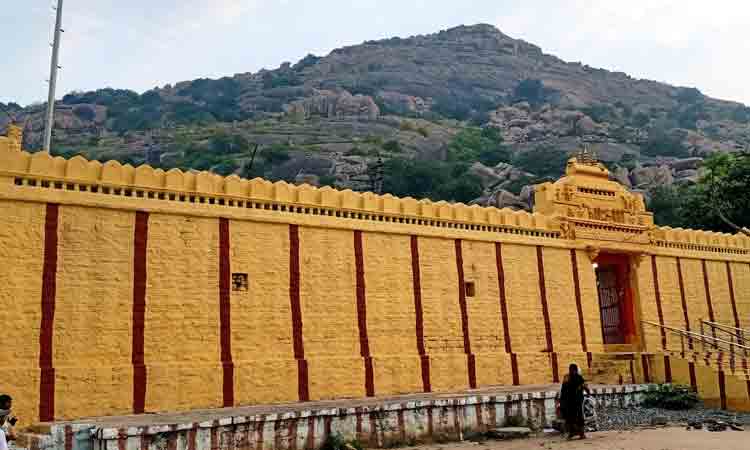 దక్షిణకాశీ కందూరు క్షేత్రం