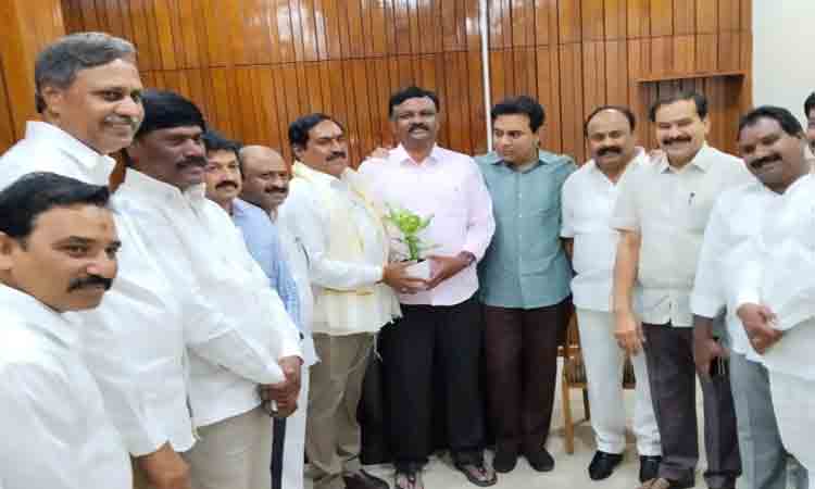 మంత్రి కేటీఆర్‌ను కలిసిన కుడా చైర్మన్‌