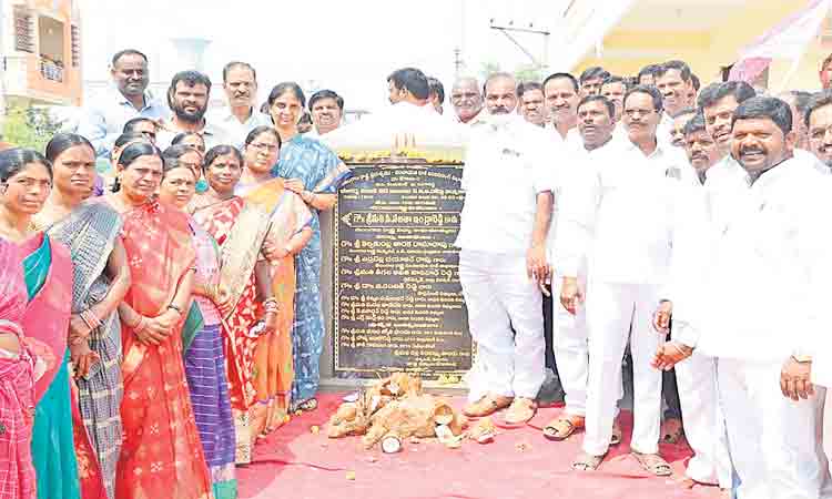 ప్రభుత్వ పథకాలు దేశానికే ఆదర్శం