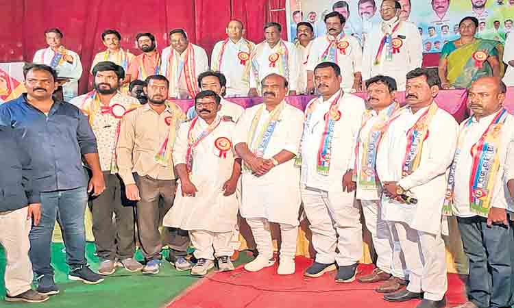 విశ్వబ్రాహ్మణులు ఐకమత్యంతో ముందుకెళ్లాలి