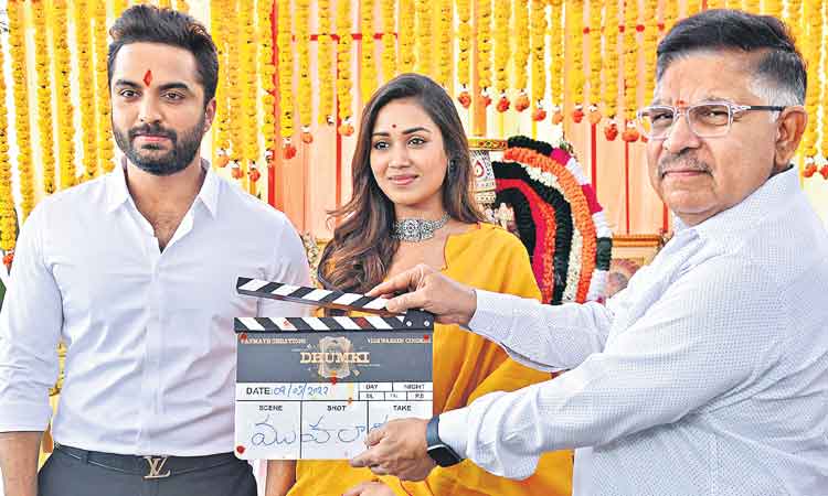 వెయిటర్‌ పంచే వినోదం