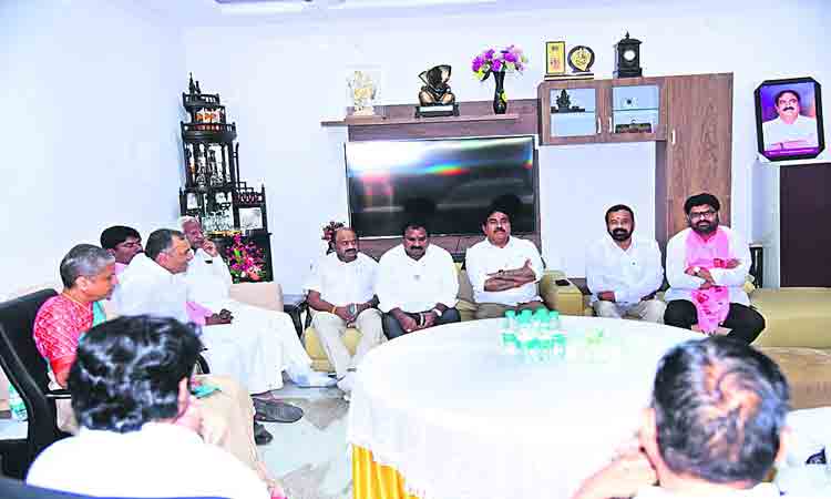 కేంద్రంపై కొట్లాడుదాం..