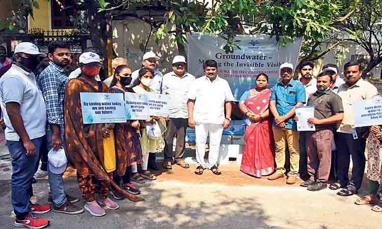 జల వనరులను రక్షించుకోవాలి