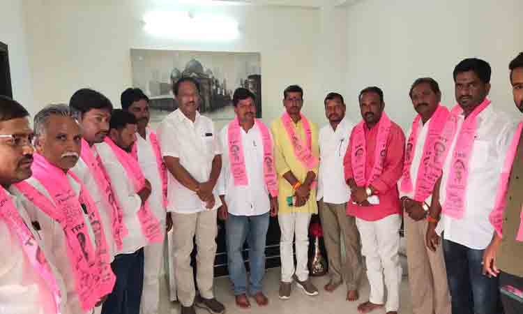అభివృద్ధిని చూసే టీఆర్‌ఎస్‌లోకి వలసలు