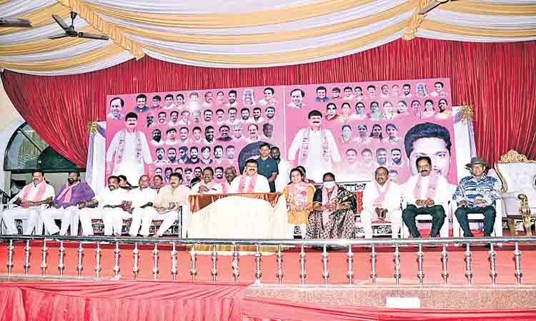 టీఆర్‌ఎస్‌తోనే అభివృద్ధి సాధ్యం