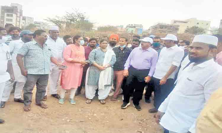 గుడిసె వాసులకు న్యాయం చేస్తాం