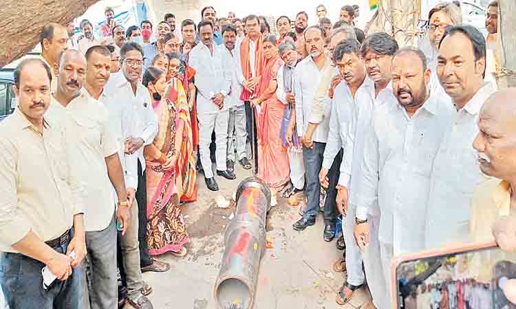 డ్రైనేజీ సమస్యకు శాశ్వత పరిష్కారం