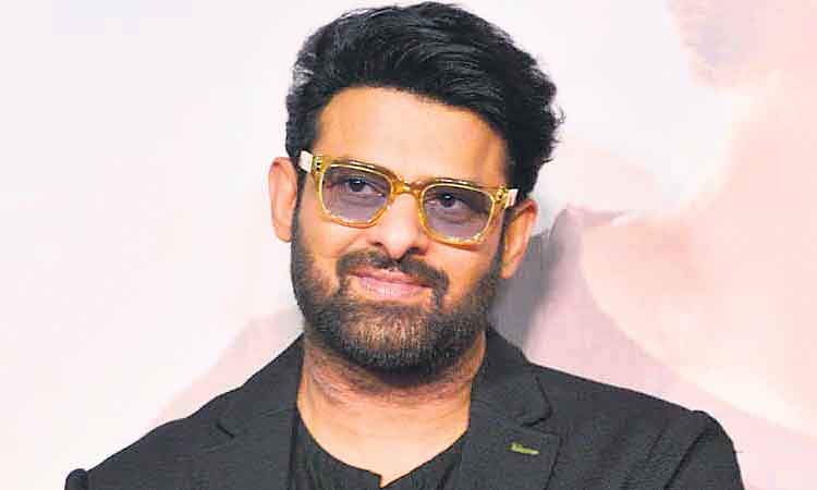 ప్రభాస్‌ సినిమాకు ఆనంద్‌ మహీంద్ర సాయం