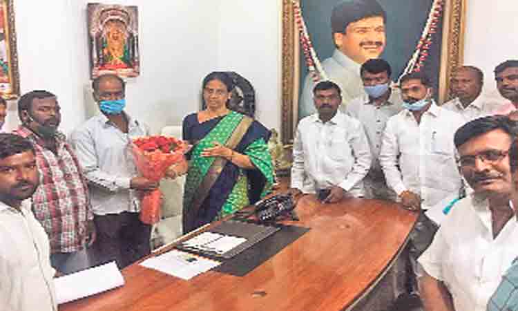 కులవృత్తుల అభివృద్ధికి ప్రభుత్వం కృషి: మంత్రి