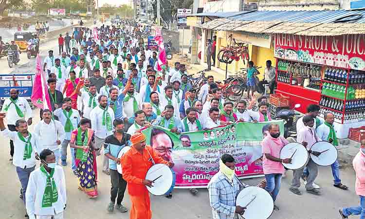 చెన్నూర్‌కు లిఫ్ట్‌.. సీఎం కేసీఆర్‌ గిఫ్ట్‌